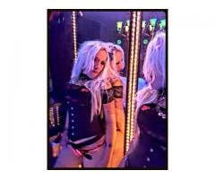 Tattooed blonde snow bunny😘💋